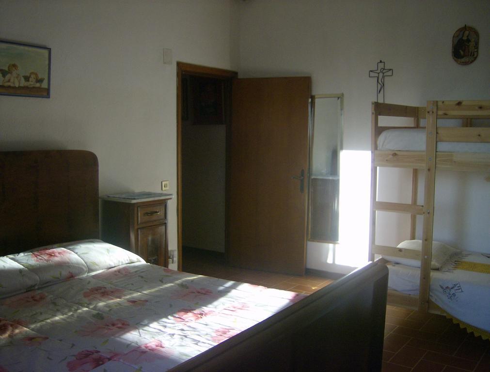 לינה וארוחת בוקר Terontola Casa Dina חדר תמונה